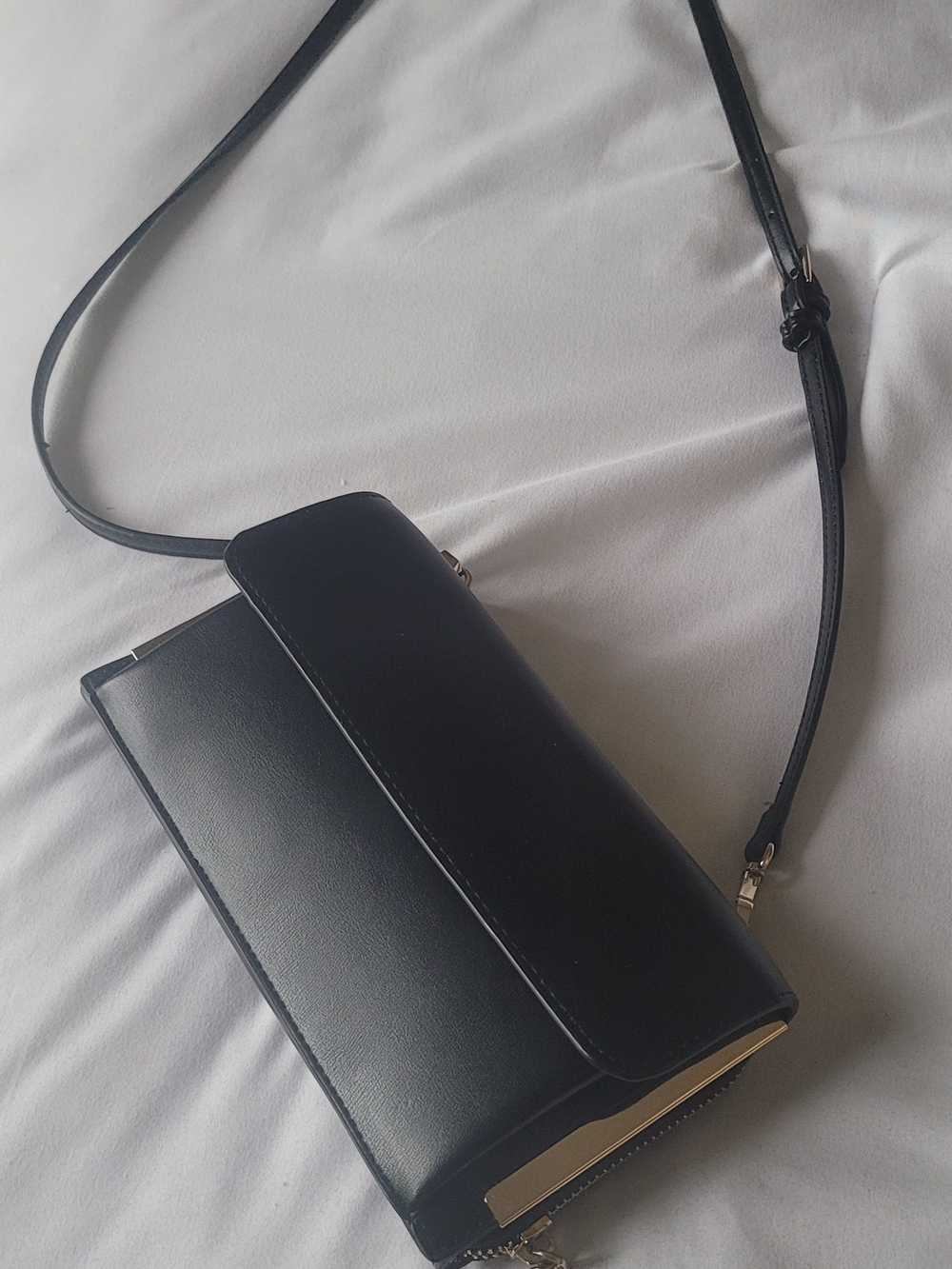 Black Crossbody Shoulder Bag - Classic Minimalist
